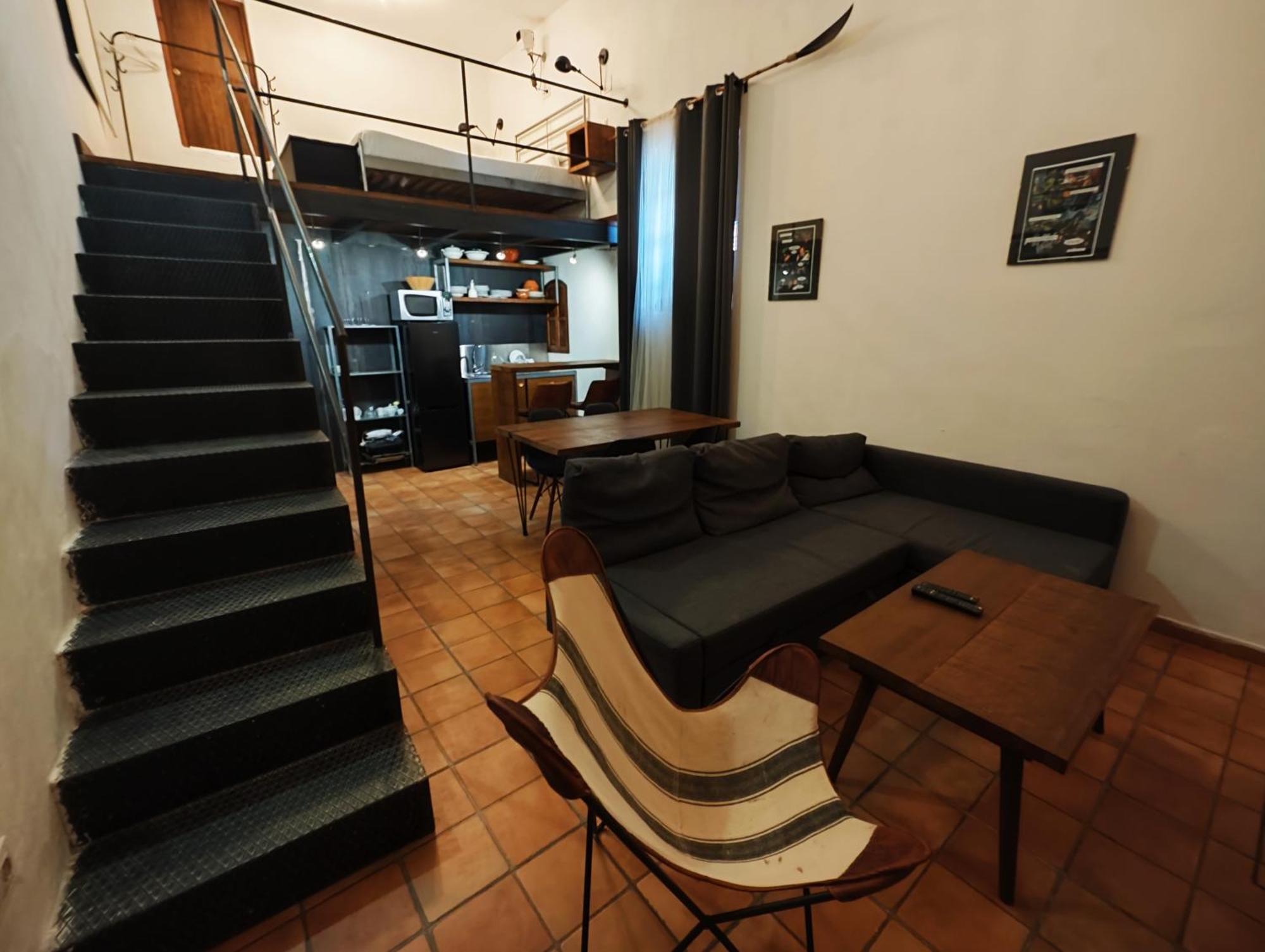 Hostal Cafe Frenteabastos การ์โมนา ภายนอก รูปภาพ