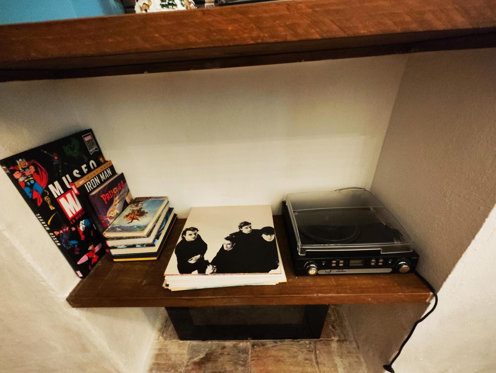 Hostal Cafe Frenteabastos การ์โมนา ภายนอก รูปภาพ