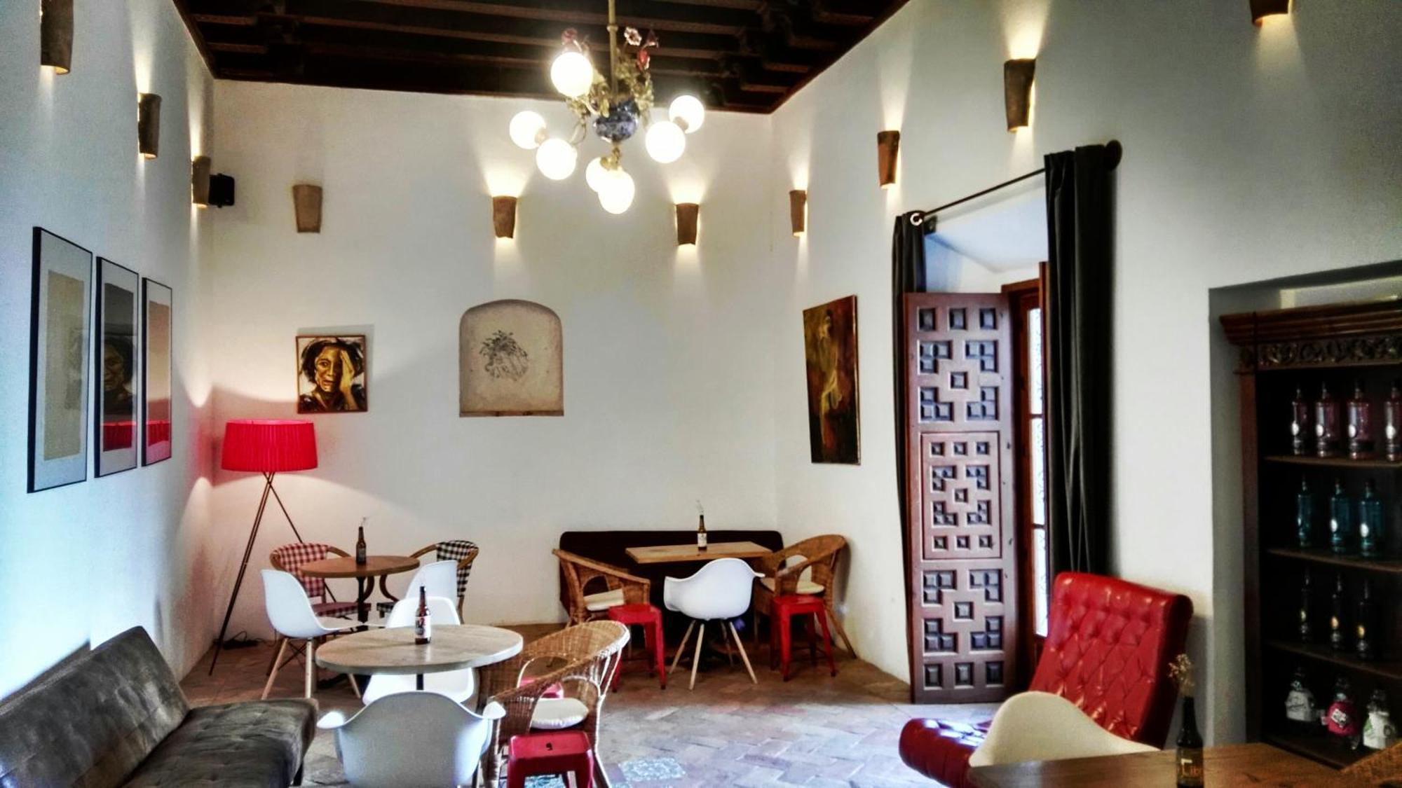 Hostal Cafe Frenteabastos การ์โมนา ภายนอก รูปภาพ